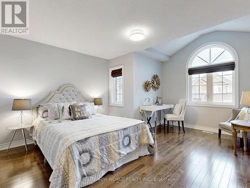 15 Magdalan Cres, Richmond Hill, ON - Indoor Photo Showing Bedroom