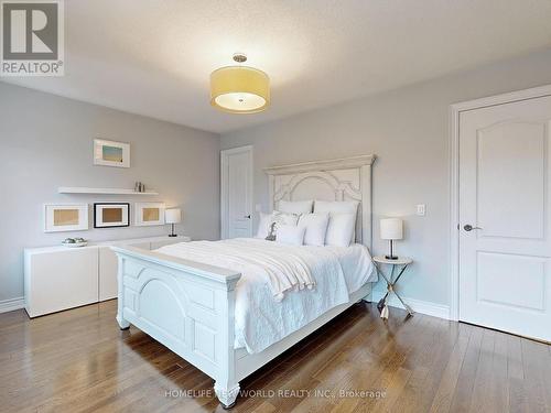 15 Magdalan Crescent, Richmond Hill, ON - Indoor Photo Showing Bedroom