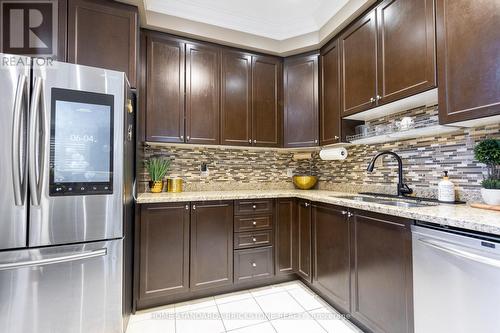 159 Shale Crescent, Vaughan, ON - Indoor Photo Showing Kitchen With Double Sink