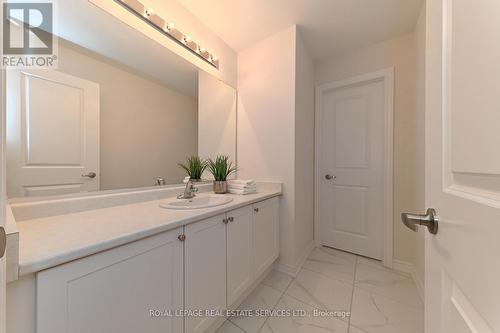 Upper - 46 Bannister Road, Barrie, ON - Indoor Photo Showing Bathroom