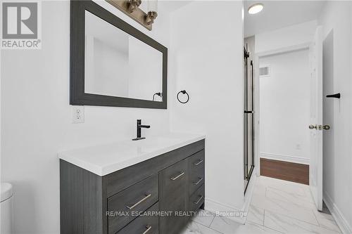 21 Chetholme Pl, Halton Hills, ON - Indoor Photo Showing Bathroom