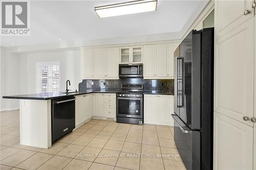 21 Chetholme Place, Halton Hills, ON - Indoor Photo Showing Kitchen