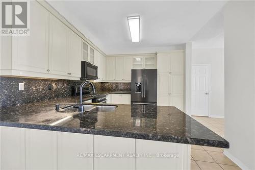 21 Chetholme Pl, Halton Hills, ON - Indoor Photo Showing Kitchen With Double Sink