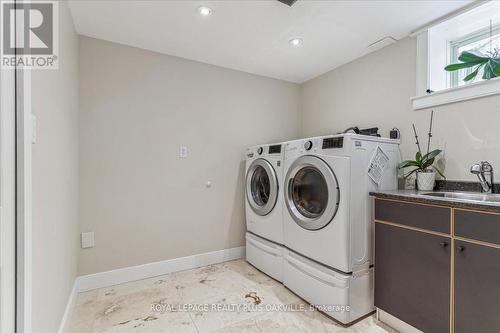 1379 Willowdown Rd, Oakville, ON - Indoor Photo Showing Laundry Room