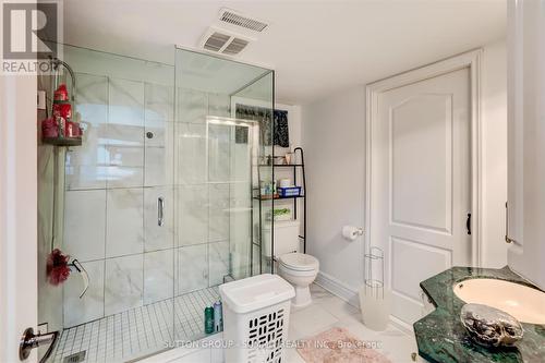 65 Roberts Crescent, Brampton, ON - Indoor Photo Showing Bathroom