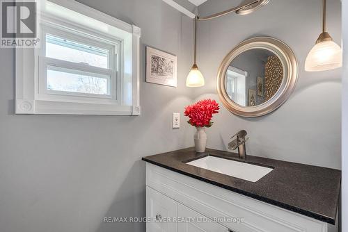 3866 Harwood Rd, Hamilton Township, ON - Indoor Photo Showing Bathroom
