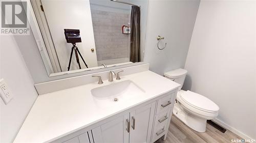 15 Frere Street, Kindersley, SK - Indoor Photo Showing Bathroom