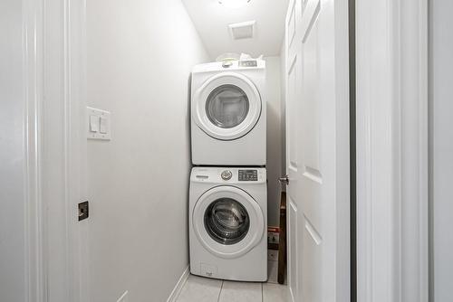 108 Arnold Marshall Boulevard, Caledonia, ON - Indoor Photo Showing Laundry Room