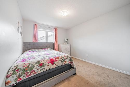 108 Arnold Marshall Boulevard, Caledonia, ON - Indoor Photo Showing Bedroom