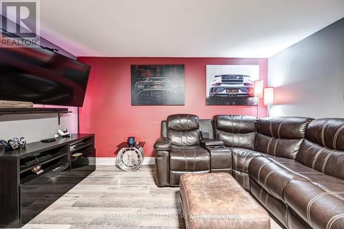65 Faris Ave, King, ON - Indoor Photo Showing Living Room