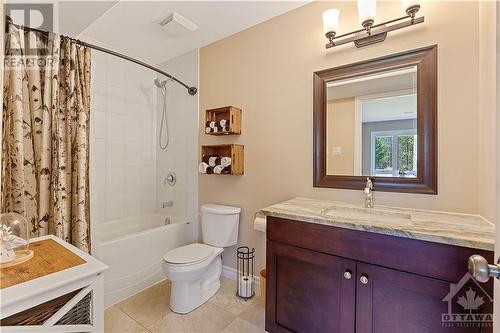 158 Wilbert Cox Drive, Ottawa, ON - Indoor Photo Showing Bathroom