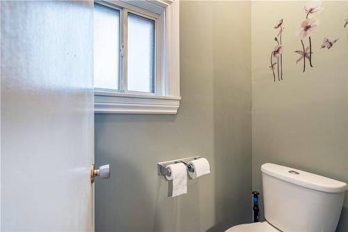 68 Gage Avenue N, Hamilton, ON - Indoor Photo Showing Bathroom