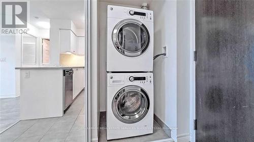 711 - 25 Lower Simcoe Street, Toronto, ON - Indoor Photo Showing Laundry Room