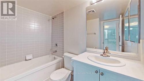 711 - 25 Lower Simcoe Street, Toronto, ON - Indoor Photo Showing Bathroom