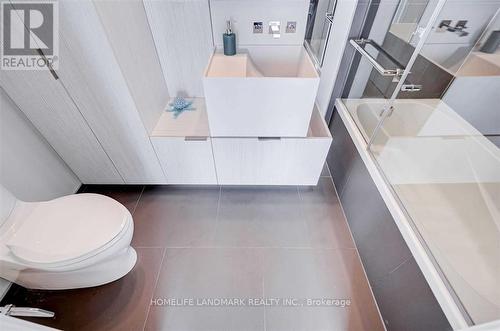 6108 - 1 Bloor Street E, Toronto, ON - Indoor Photo Showing Bathroom