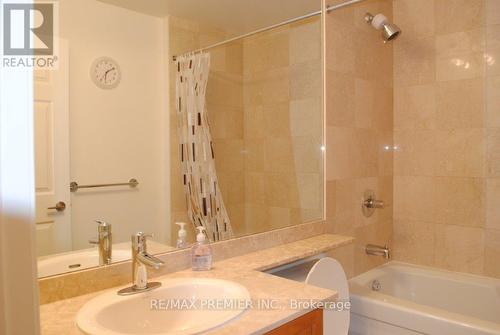 #317 -736 Spadina Ave, Toronto, ON - Indoor Photo Showing Bathroom