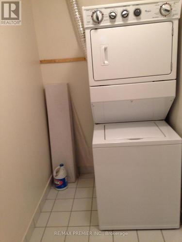 #317 -736 Spadina Ave, Toronto, ON - Indoor Photo Showing Laundry Room