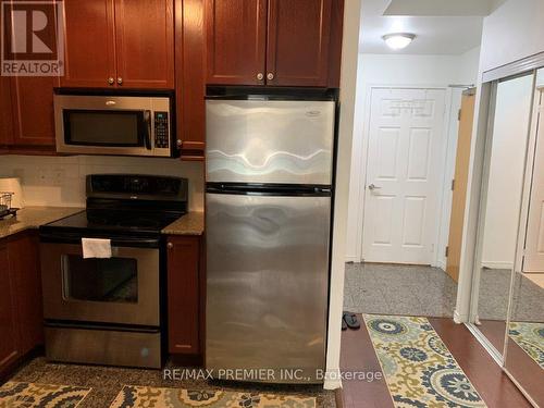 #317 -736 Spadina Ave, Toronto, ON - Indoor Photo Showing Kitchen