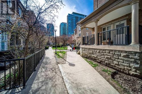 #726 -42 Western Battery Rd, Toronto, ON - Outdoor