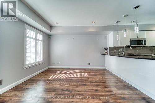 #726 -42 Western Battery Rd, Toronto, ON - Indoor Photo Showing Kitchen