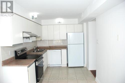305 - 4727 Sheppard Avenue E, Toronto, ON - Indoor Photo Showing Kitchen With Double Sink