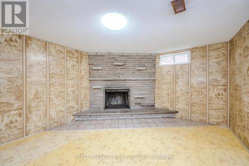 127 Applewood Crescent, Guelph, ON - Indoor With Fireplace
