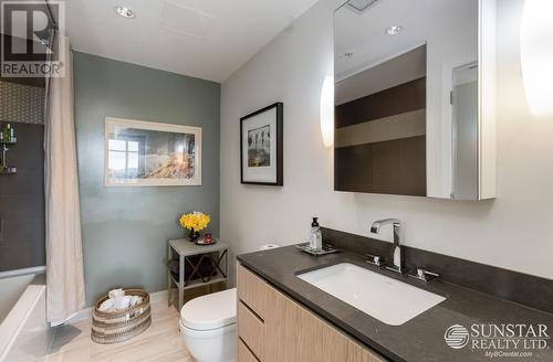 2402 1775 Quebec Street, Vancouver, BC - Indoor Photo Showing Bathroom