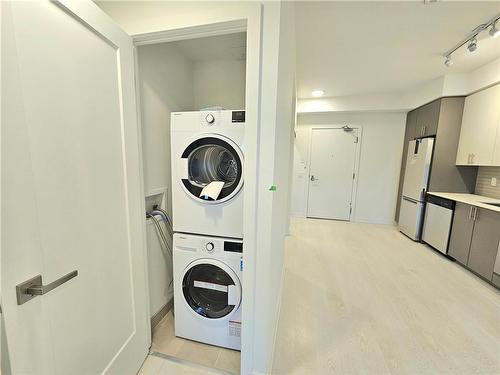 415 Main Street|Unit #505, Hamilton, ON - Indoor Photo Showing Laundry Room