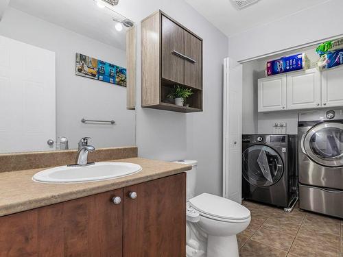 Powder room - 161 Rue Des Abbesses, Vaudreuil-Dorion, QC - Indoor Photo Showing Laundry Room