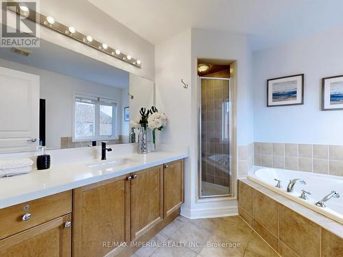 105 Thomas Legge Cres, Richmond Hill, ON - Indoor Photo Showing Bathroom