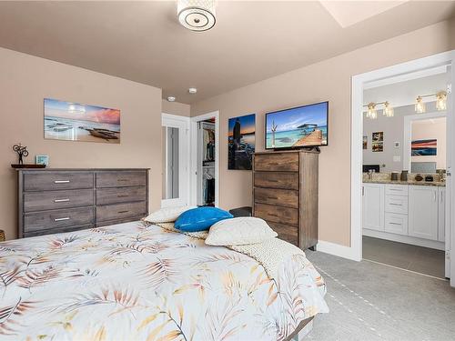 2816 Lunar Crt, Langford, BC - Indoor Photo Showing Bedroom