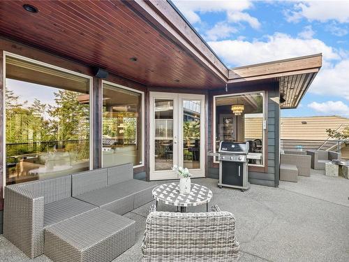 3759 Oak Crest Pl, Nanaimo, BC - Outdoor With Deck Patio Veranda With Exterior