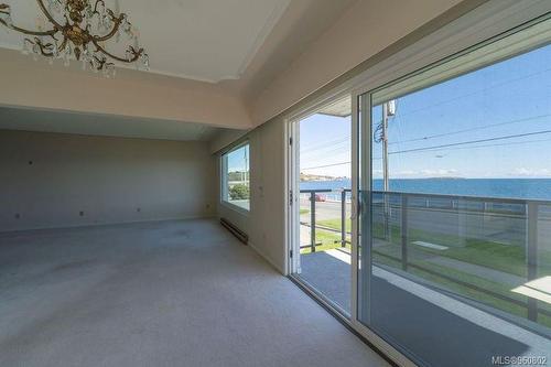 201-1488 Dallas Rd, Victoria, BC -  With Balcony With Exterior
