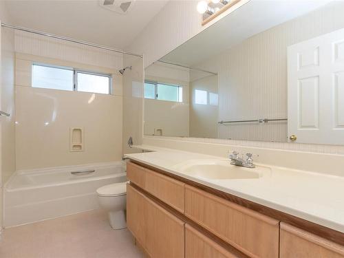 4403 Emily Carr Dr, Saanich, BC - Indoor Photo Showing Bathroom
