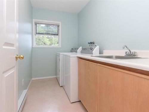 4403 Emily Carr Dr, Saanich, BC - Indoor Photo Showing Laundry Room