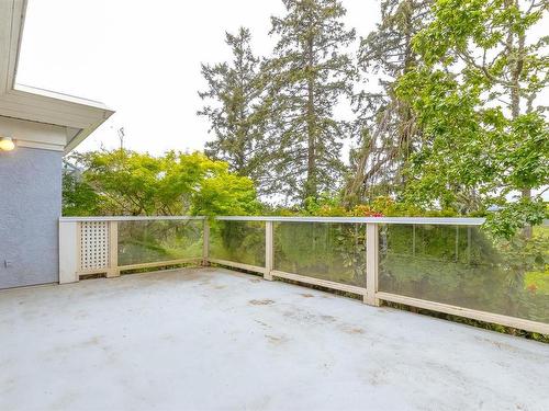 4403 Emily Carr Dr, Saanich, BC - Outdoor