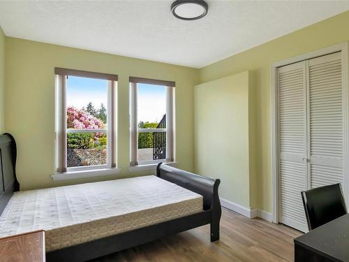 4268 Westervelt Pl, Saanich, BC - Indoor Photo Showing Bedroom
