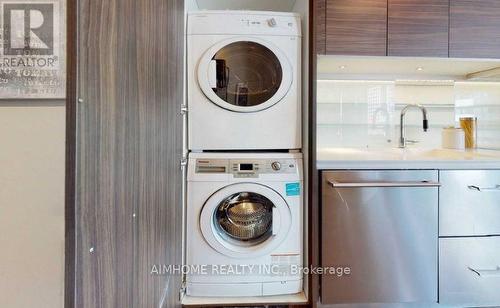 #909 -45 Charles St E, Toronto, ON - Indoor Photo Showing Laundry Room