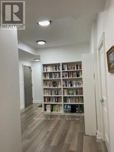 ##530 -7165 Yonge St, Markham, ON - Indoor Photo Showing Other Room