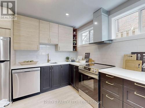 291 Harvie Ave, Toronto, ON - Indoor Photo Showing Kitchen With Upgraded Kitchen