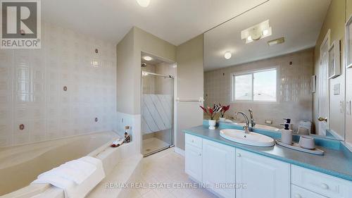41 Springtown Trail N, Brampton, ON - Indoor Photo Showing Bathroom