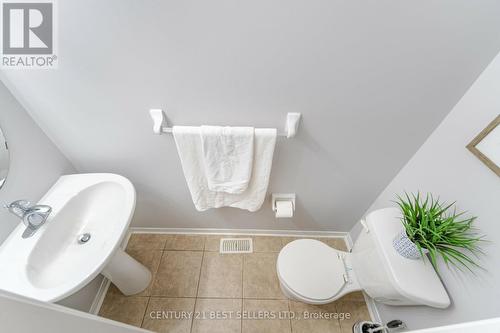 3358 Mikalda Rd, Burlington, ON - Indoor Photo Showing Bathroom