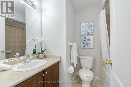 3358 Mikalda Rd, Burlington, ON - Indoor Photo Showing Bathroom