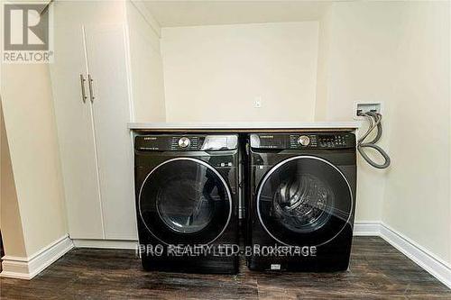 3175 Buttonbush Trail, Oakville, ON - Indoor Photo Showing Laundry Room