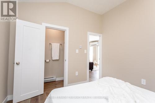 20927 Lakeside Drive, Thames Centre, ON - Indoor Photo Showing Bedroom