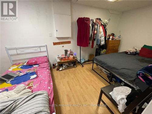 988 Prosperity Crt, London, ON - Indoor Photo Showing Bedroom