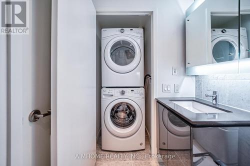 3208 - 117 Mcmahon Drive, Toronto, ON - Indoor Photo Showing Laundry Room