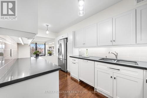 302 - 70 Baif Boulevard, Richmond Hill, ON - Indoor Photo Showing Kitchen With Double Sink
