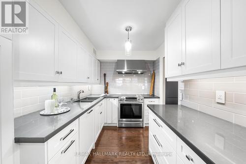 302 - 70 Baif Boulevard, Richmond Hill, ON - Indoor Photo Showing Kitchen With Double Sink With Upgraded Kitchen