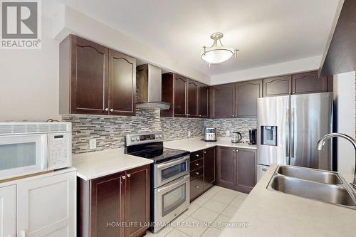 78 Orr Dr, Bradford West Gwillimbury, ON - Indoor Photo Showing Kitchen With Double Sink With Upgraded Kitchen